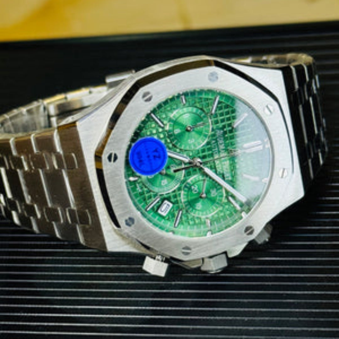 Oak Chronograph – Emerald Dial