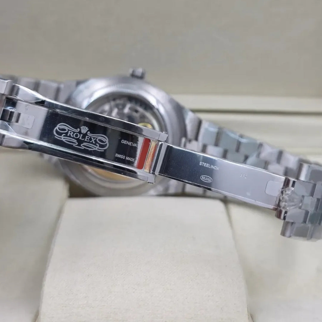 Land-Dweller - Ice Blue Honeycomb Dial Fluted Bezel