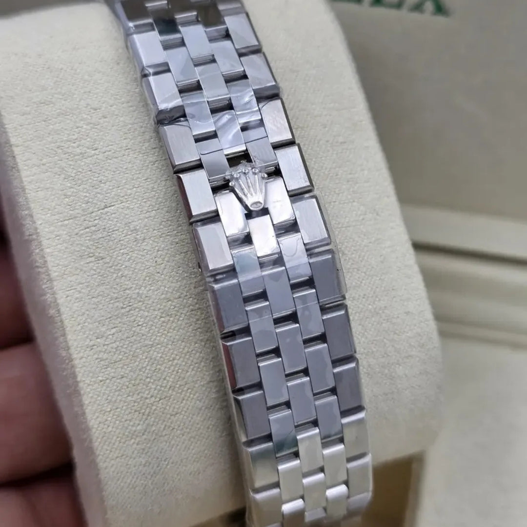 Land-Dweller - Ice Blue Honeycomb Dial Fluted Bezel