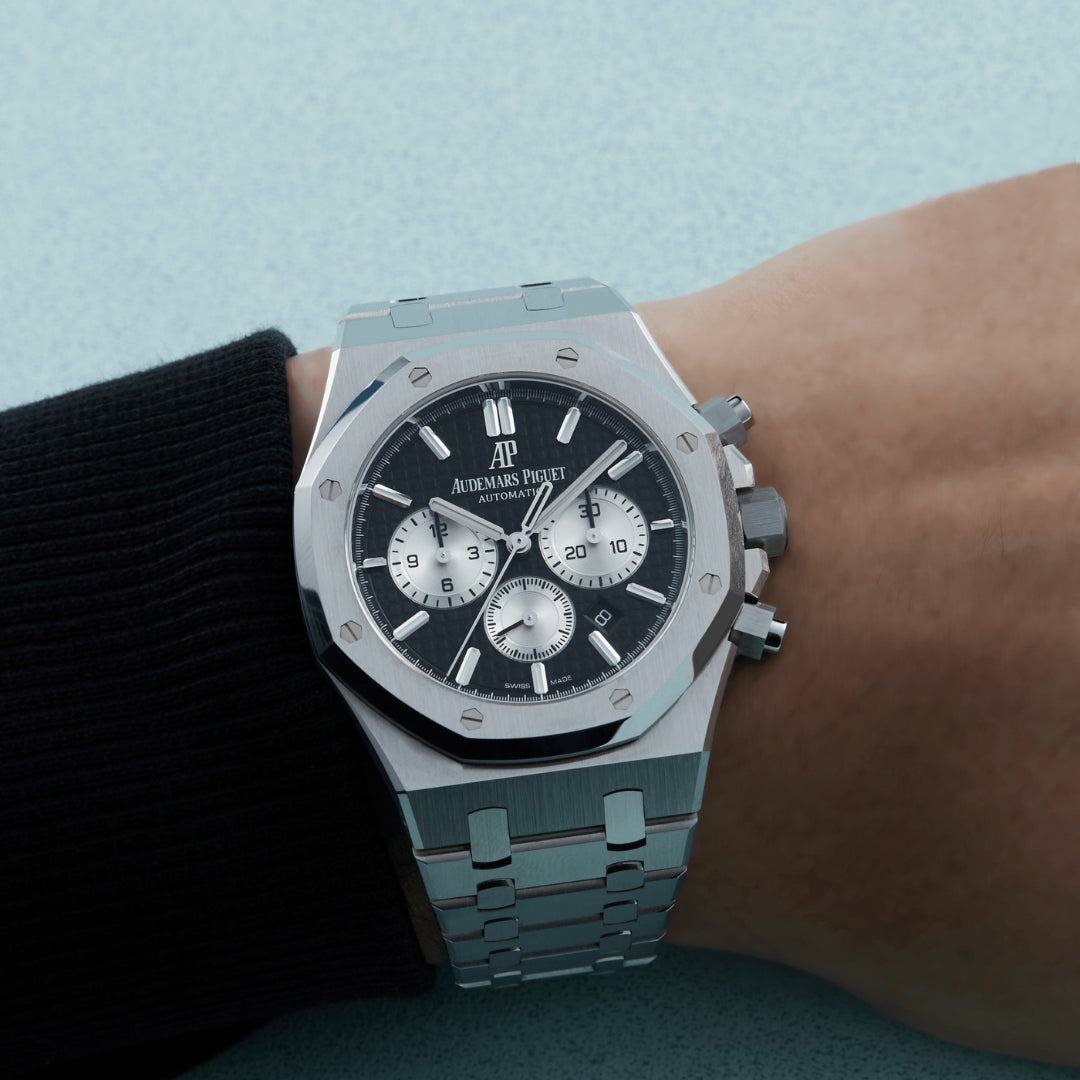 Oak Chronograph - Black Dial
