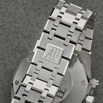 Oak Chronograph - Black Dial