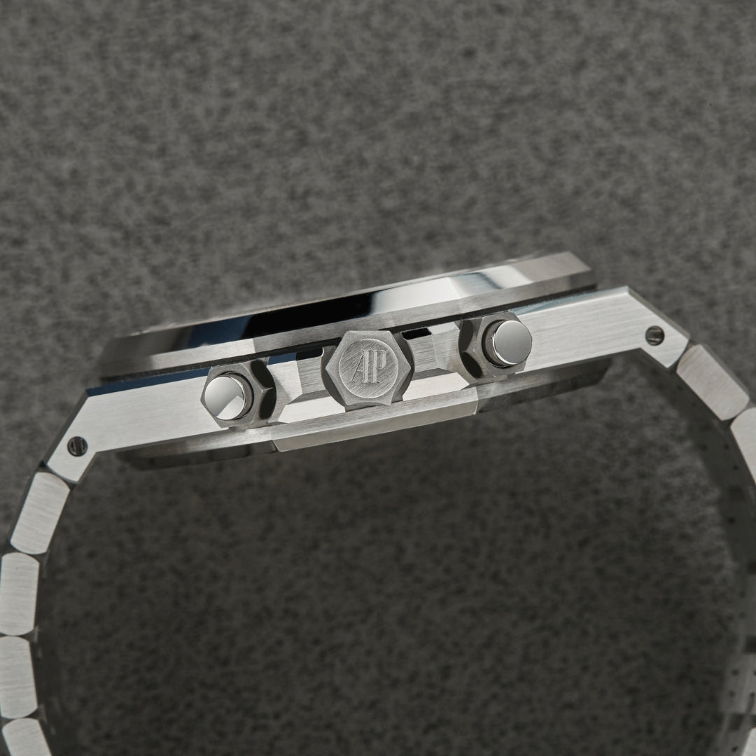Oak Chronograph - Black Dial