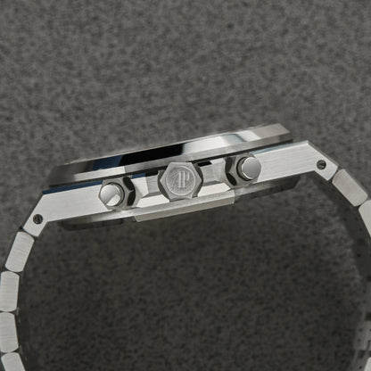 Oak Chronograph - Black Dial