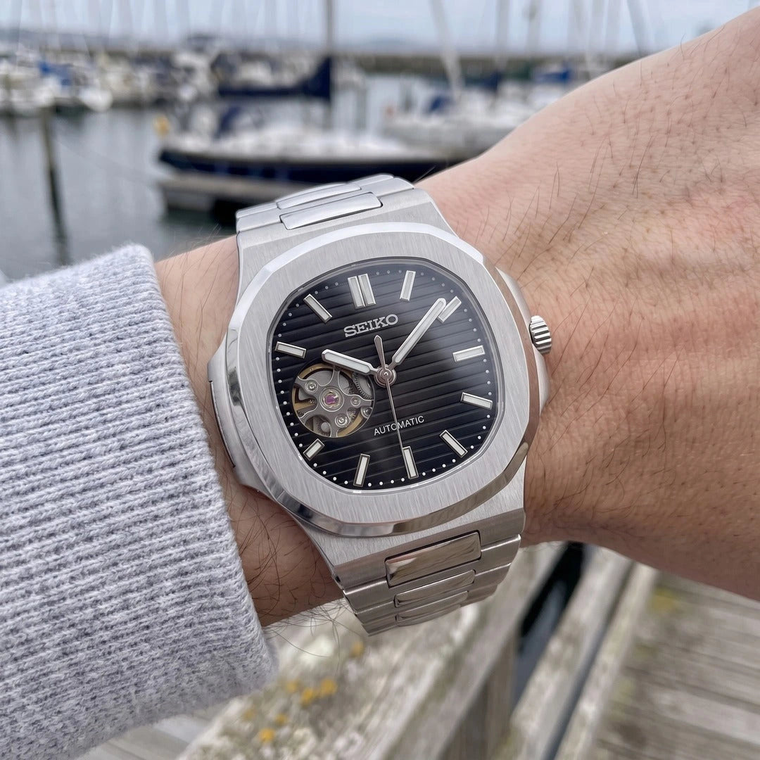 Moderia Black Open Movement 01 Muneca