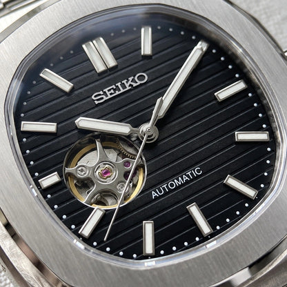 Moderia Black Open Movement 02 Zoom