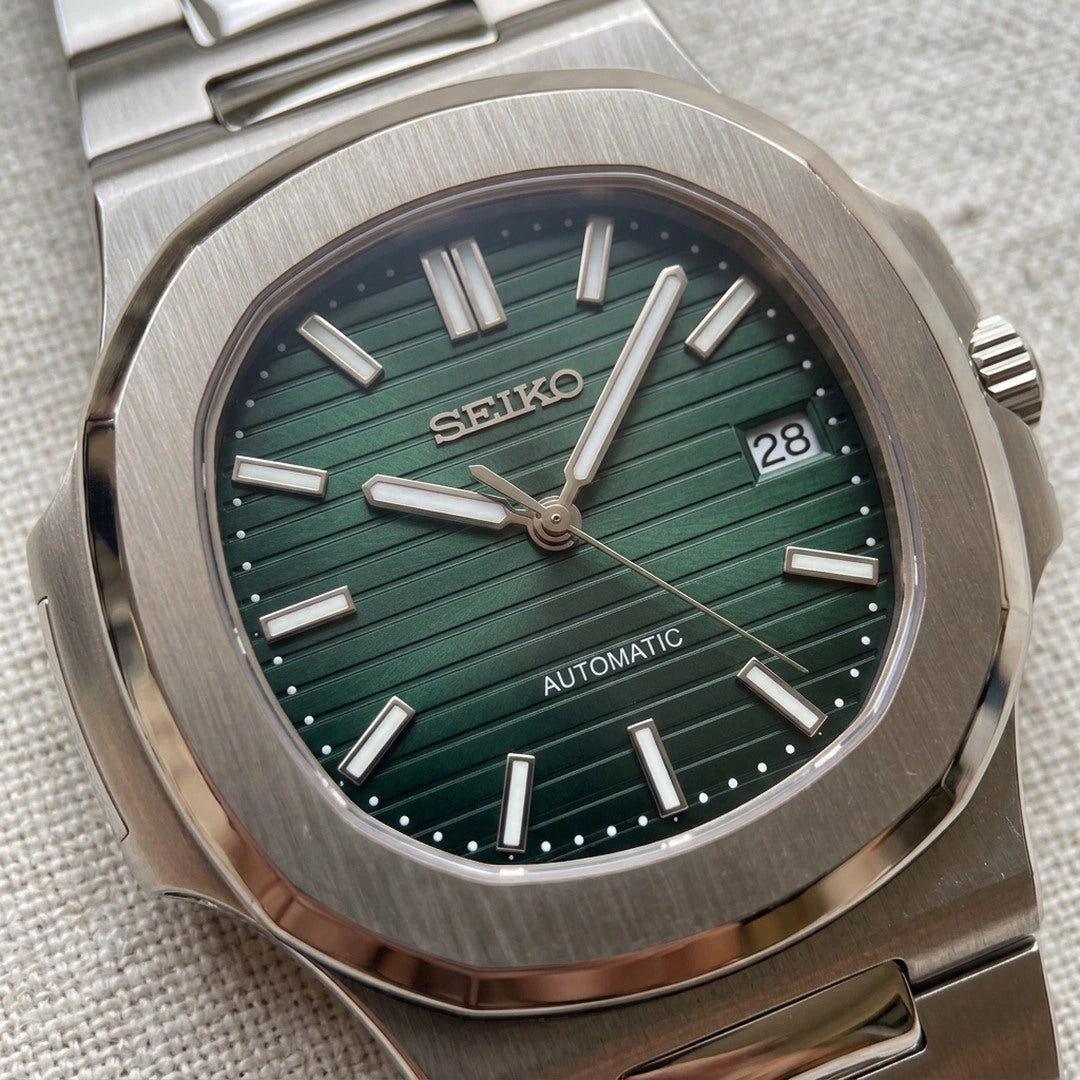 Nautilus Metallic Green 03