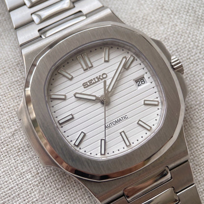 Nautilus White 03
