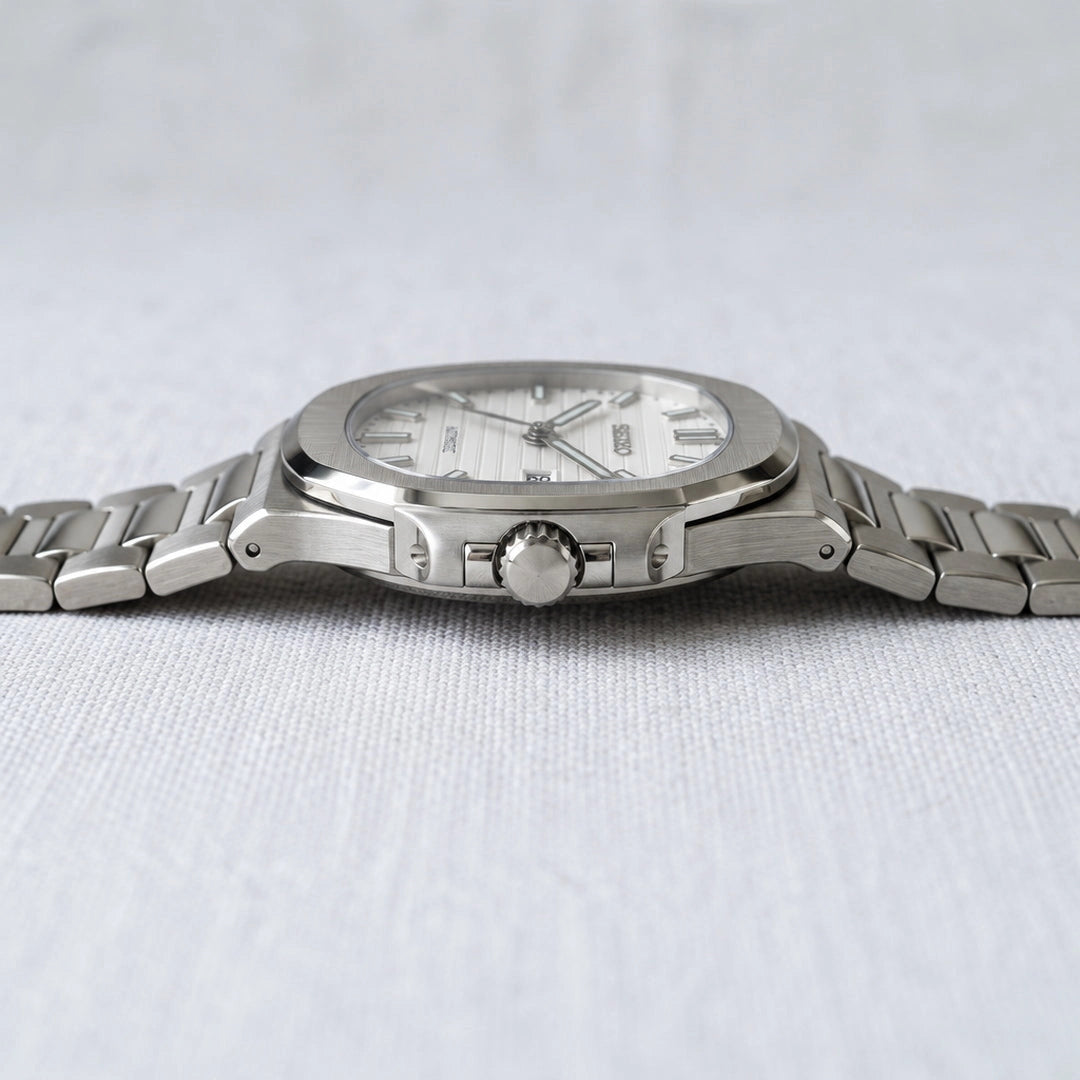 Nautilus White 05