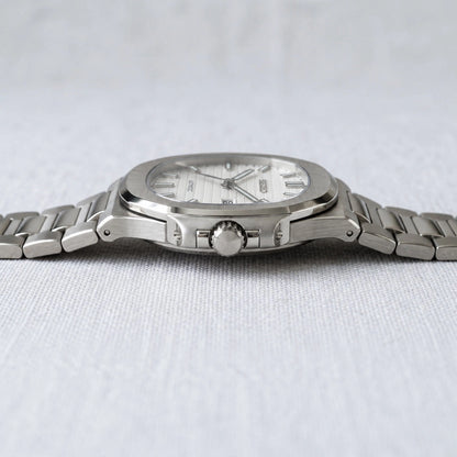 Nautilus White 05