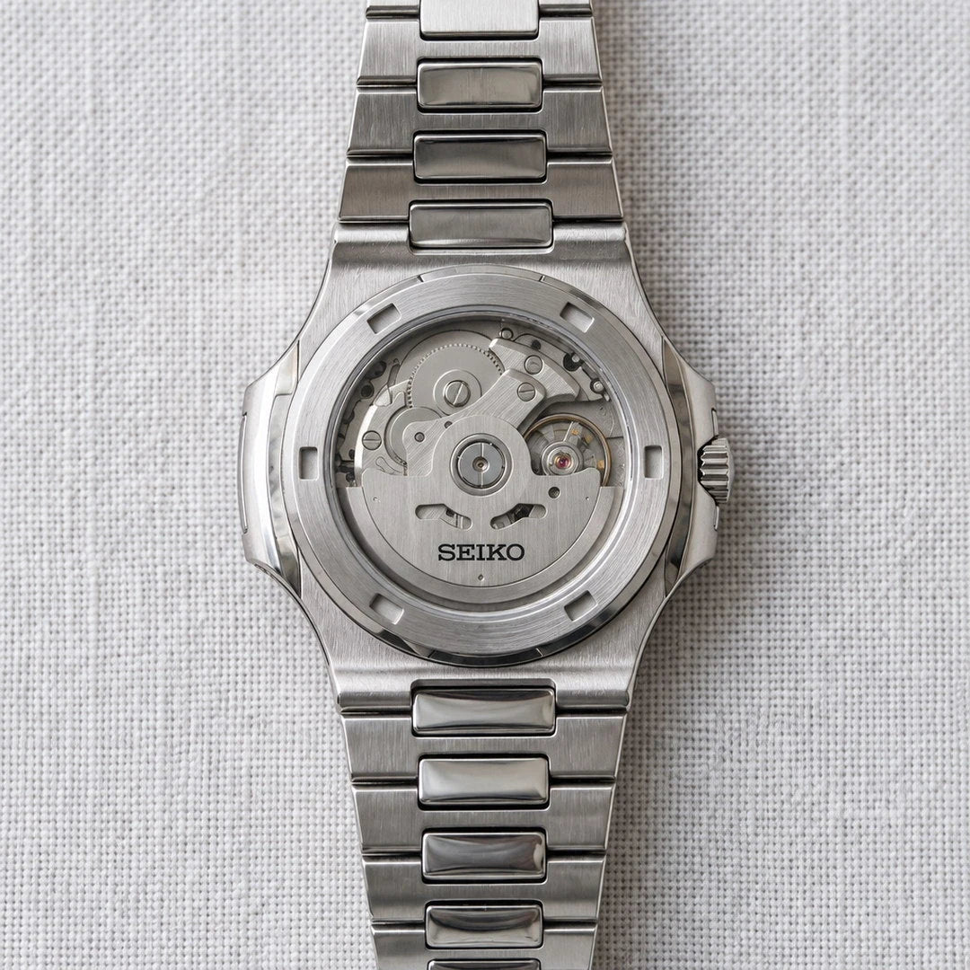 Nautilus White 06