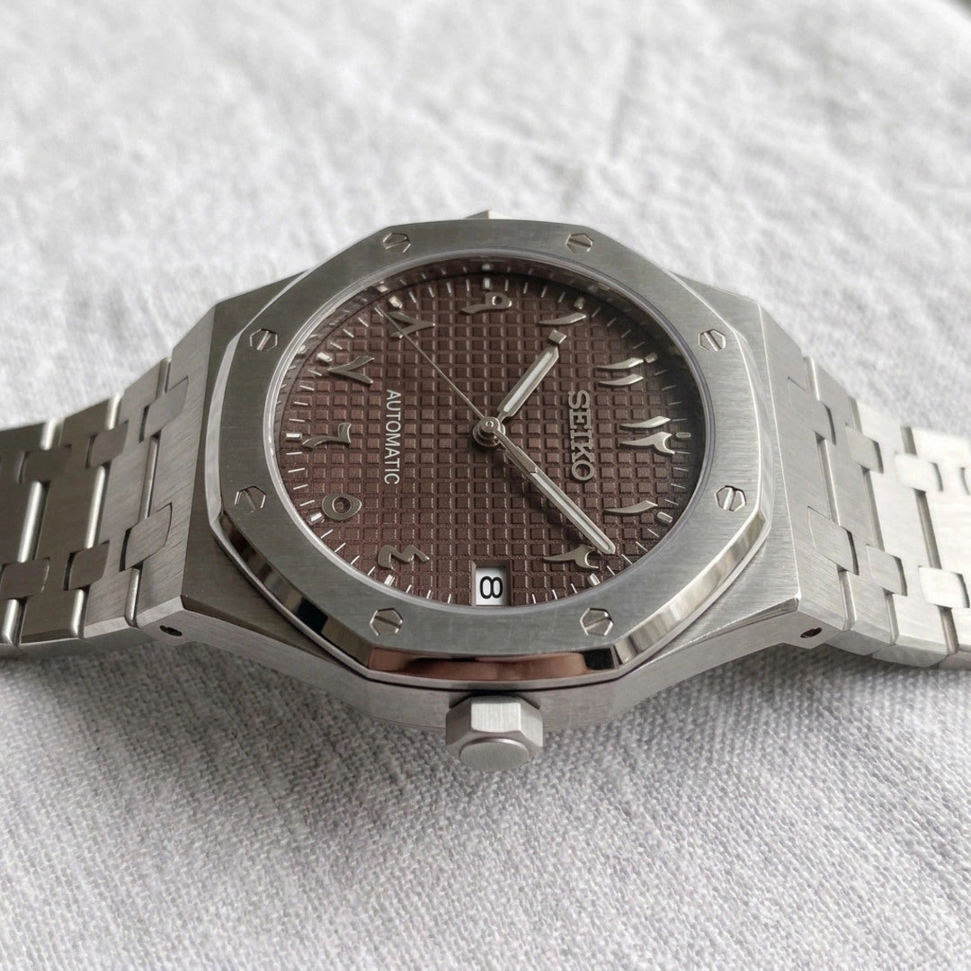 Mod | Royal Oak Brown Arabic — Perfil, esfera alineada