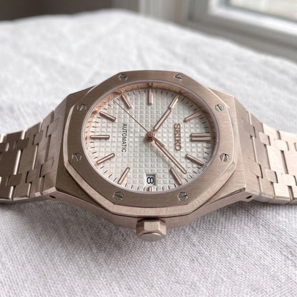 Mod | Royal Oak Rose Gold White — Perfil, esfera alineada